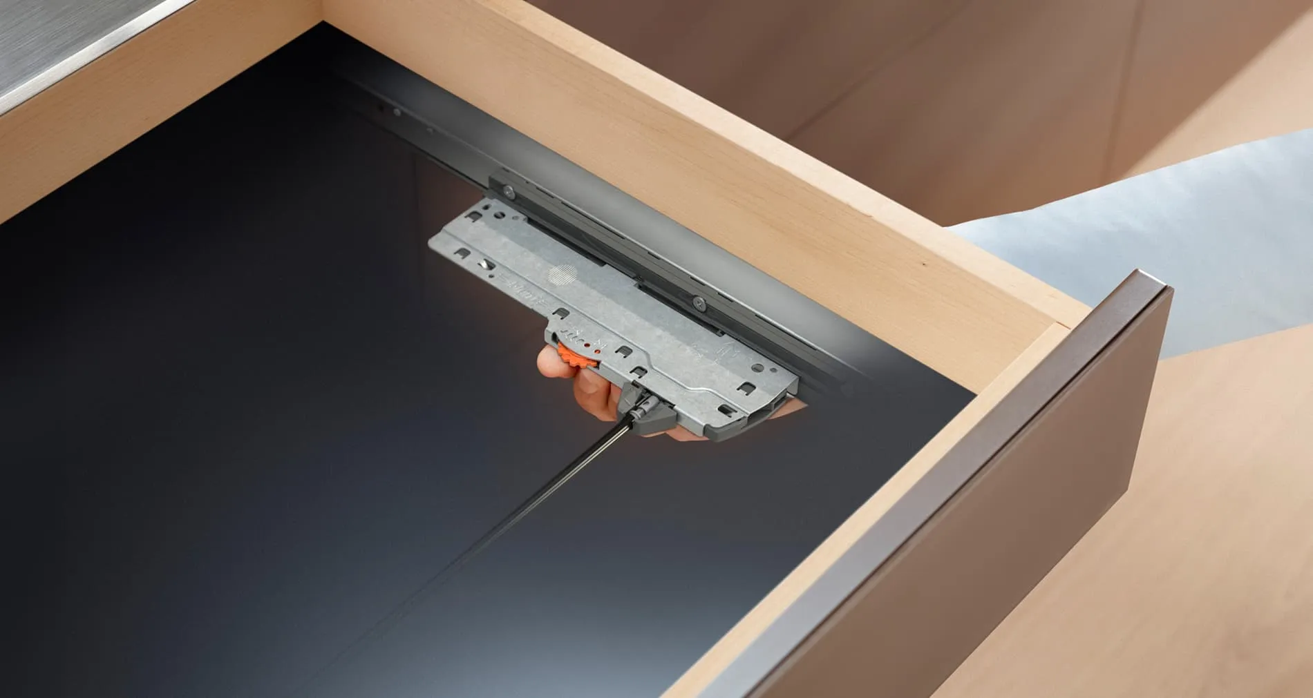 Detail der Tiefeneinstellung an der TIP-ON-BLUMOTION-Einheit